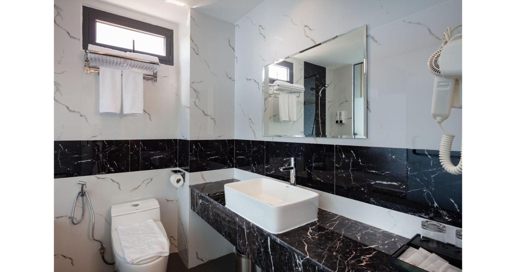 Amber Hotel Managed By Ht Nha Trang Exterior foto