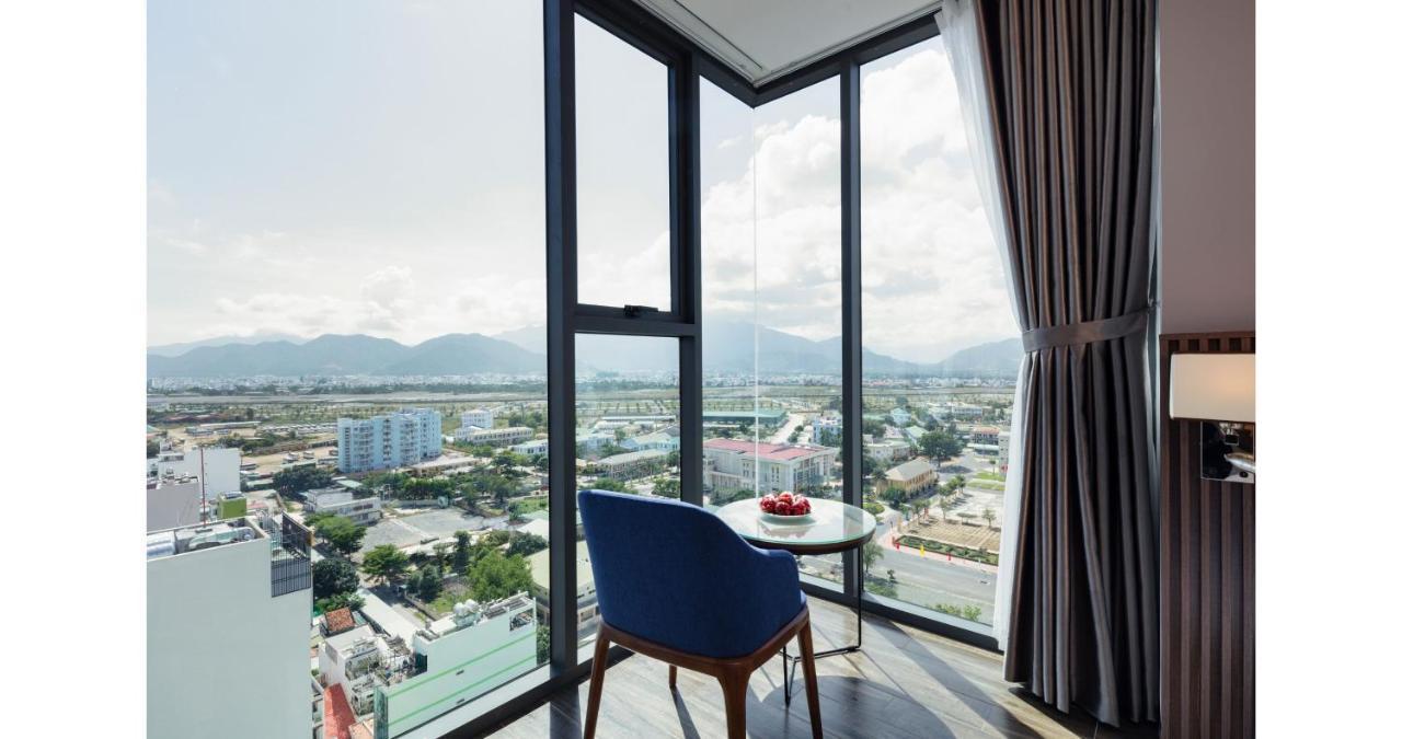 Amber Hotel Managed By Ht Nha Trang Exterior foto