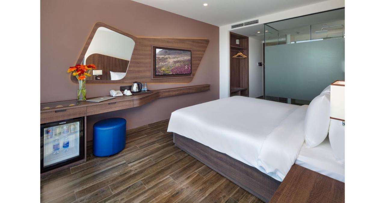 Amber Hotel Managed By Ht Nha Trang Exterior foto